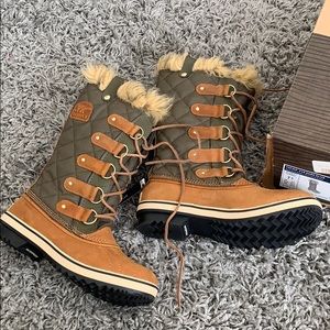Sorel Tofino Boots